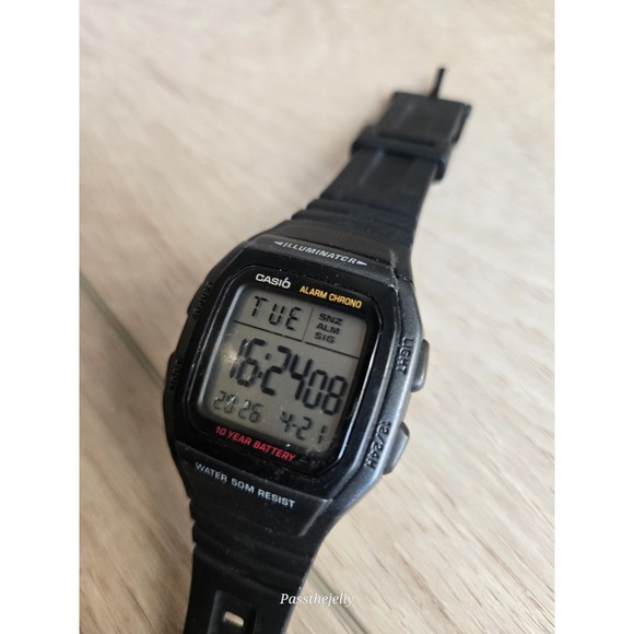 Casio Watch Mens W-96H Digital Illuminator Alarm Chrono 10 Year Battery WR50M